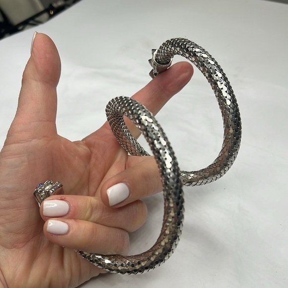 Silver Tone Mesh Coil Mesh Snake with Blue Crystal Eyes and Tail Bracelet - Picture 9 of 9